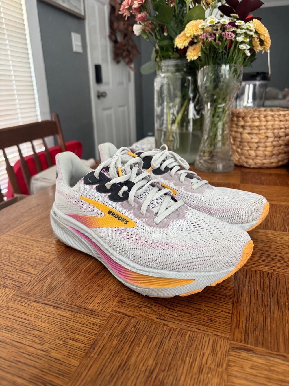 Brooks Women's Ghost 17 - size 10 wide
